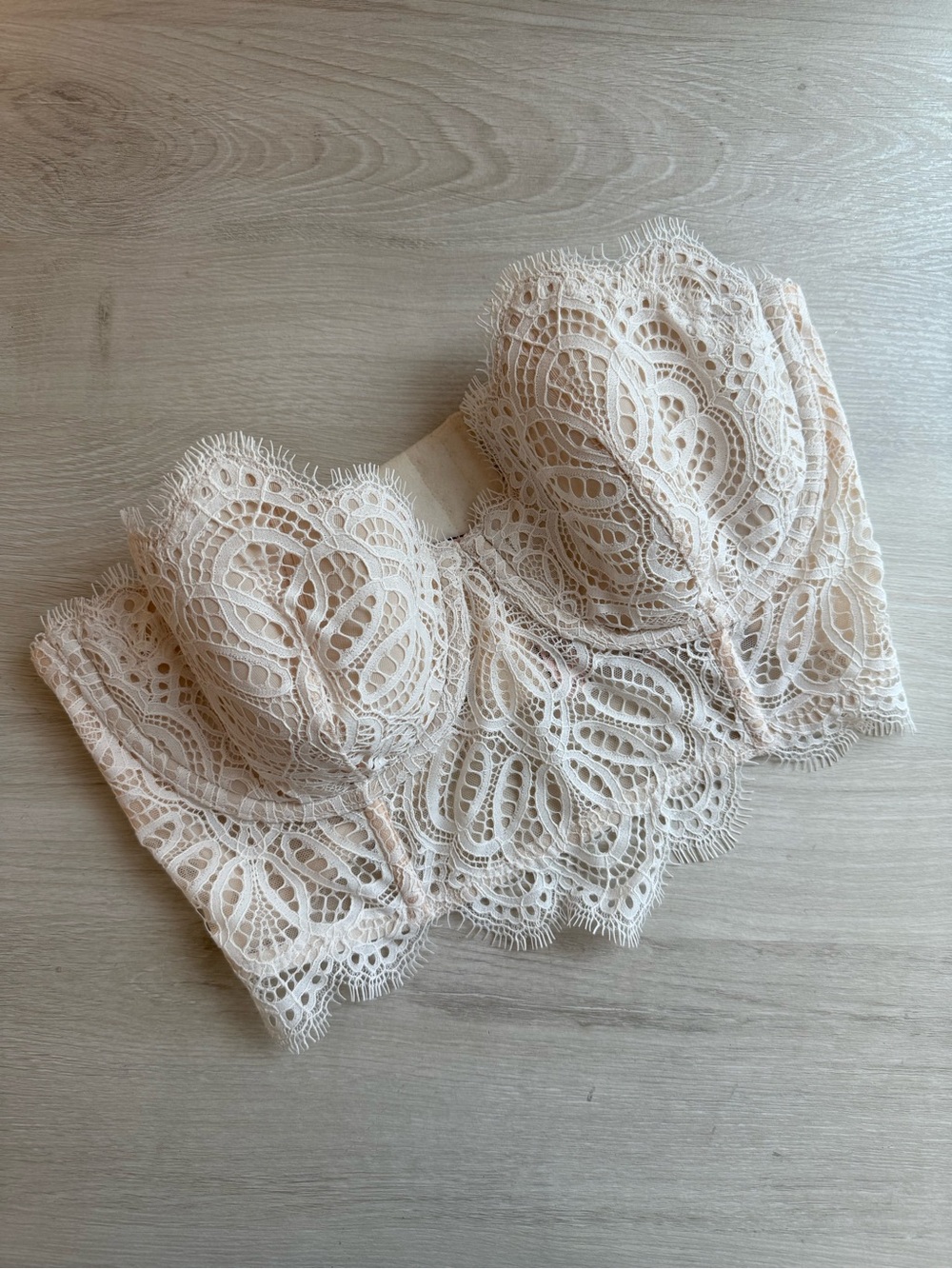 NWT Victoria’s Secret Bridal Ivory Guipure Lace Long Line Bra 34D